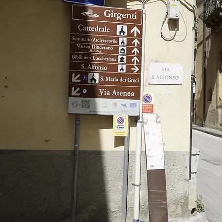 לינה וארוחת בוקר La Casa Dei Greci 3*